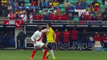 Brutal Codazo de James Rodriguez a Luis Advíncula Colombia vs Peru 0-0 2015