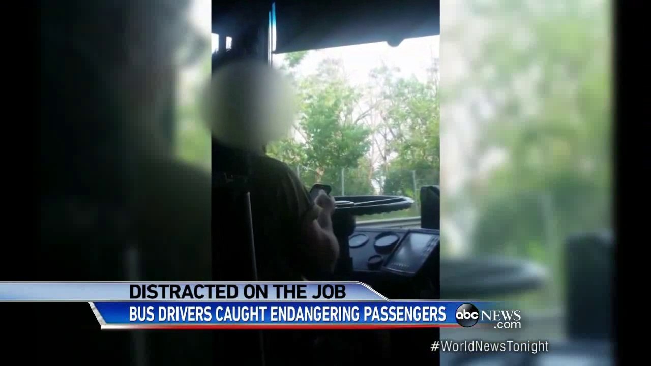 Des chauffeurs de bus pris en flagrant délit : textos envoyés en conduisant