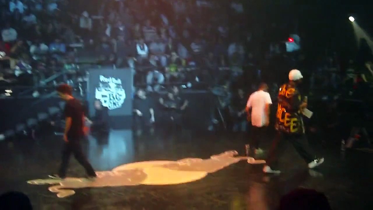 Redbull BC One 2009 - Thesis vs Lilou [HD]