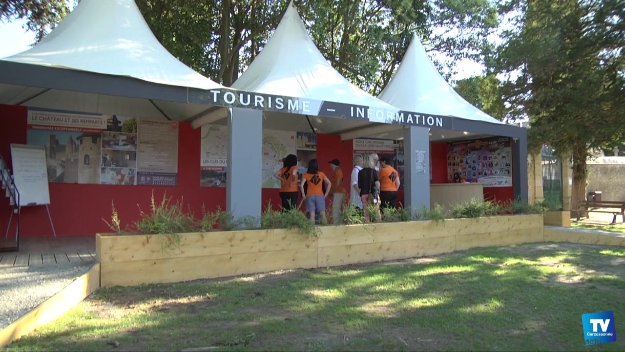 Un nouvel espace d'accueil touristique a pris place devant la Cité de Carcassonne :