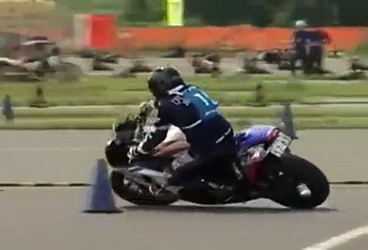 Faire le lent à fond en Honda CBR 1000 RR