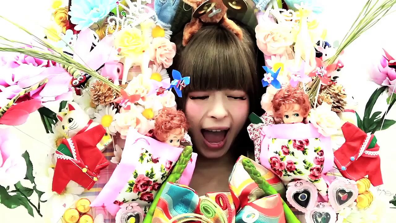 Behind The Scenes Cover Shoot With Kyary Pamyu Pamyu - Dazed & Confused Magazine