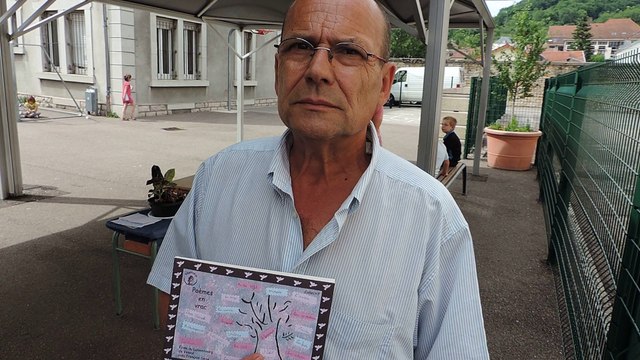 VESOUL : UN LIVRE DE POEMES A L'ECOLE DU LUXEMBOURG