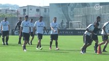 Timão faz treino regenerativo após derrota para o Santos