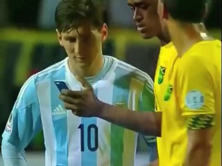 Jamaican Player stops Messi for a selfie