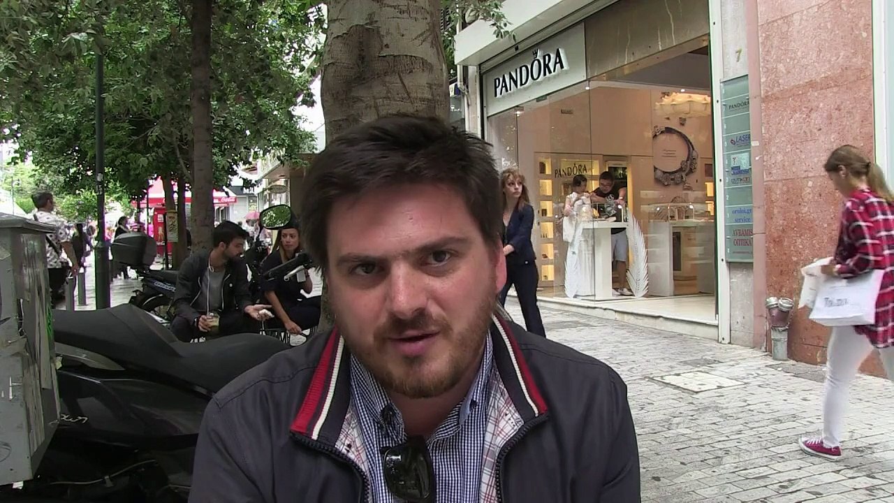 Athenians react to crisis Greek debt summit