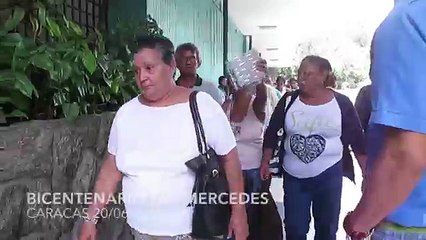 Mujer golpeó a una periodista de Runrunes por grabar cola en Bicentenario