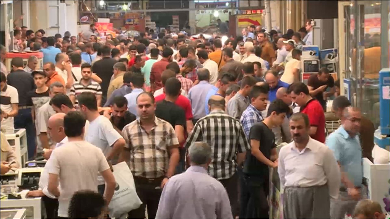 الحكومة العراقية تدعم سعر صرف الدينار مقابل الدولار