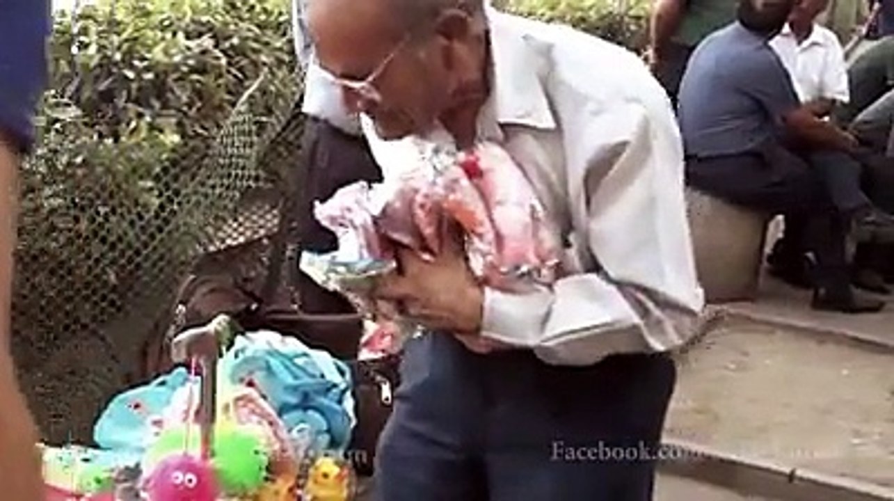 77 Year old Facebook Star - 145K Likes - Will put you to Tears