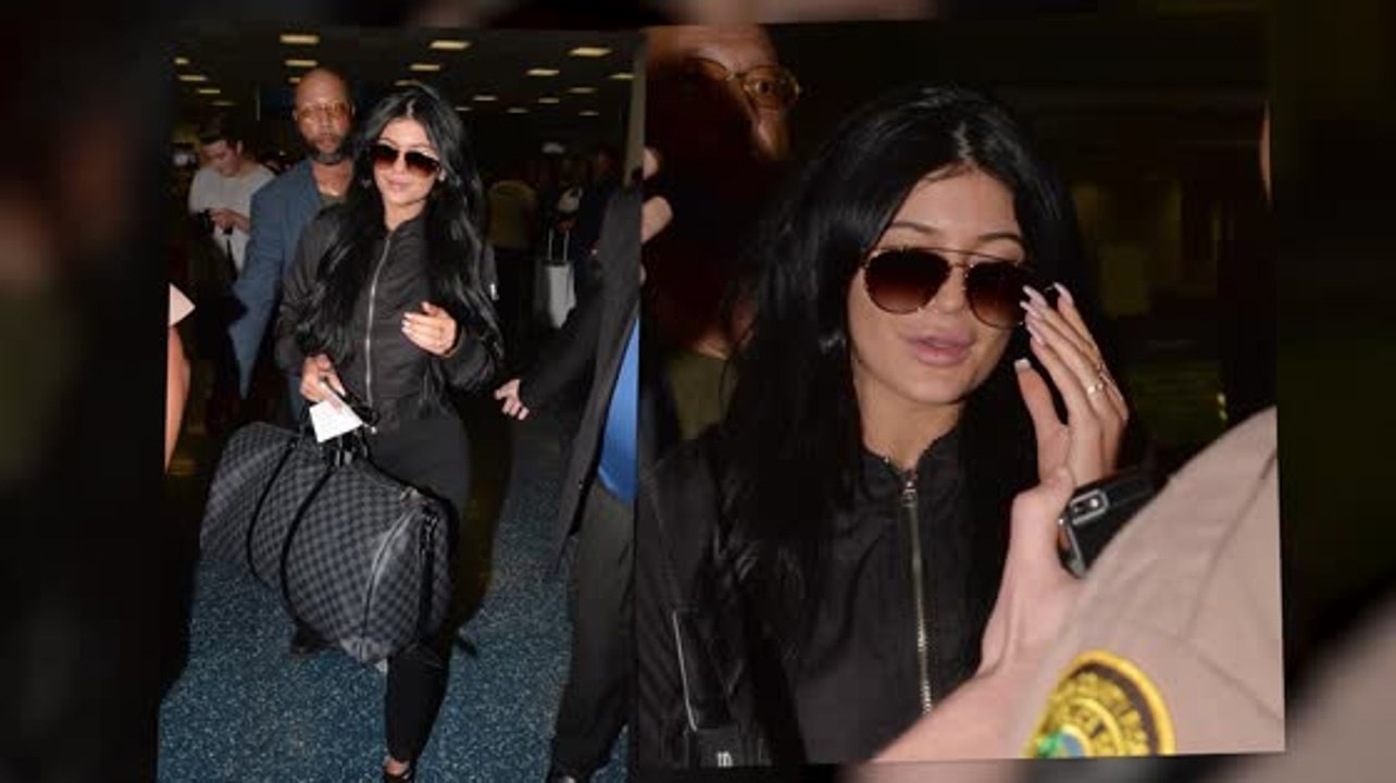 Alle Blicke waren auf Kylie Jenner's Makeup freies Gesicht und ihre großen Brüste gerichtet