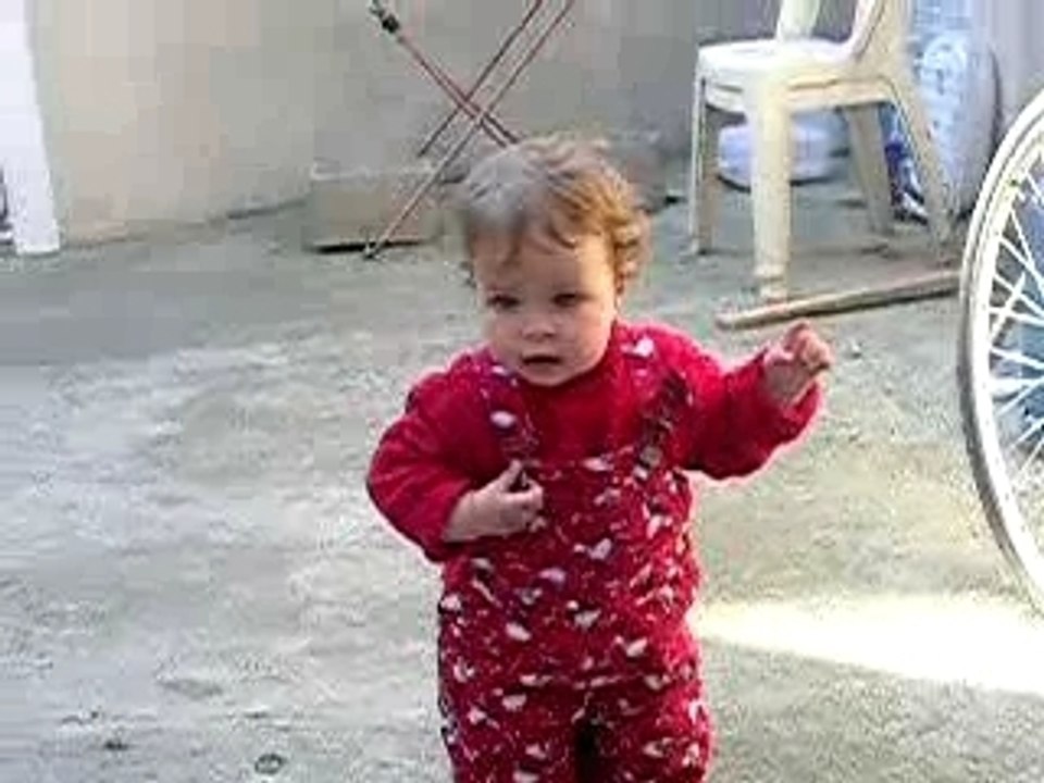 Les premiers pas de Lola