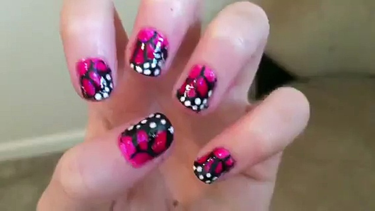 Butterfly wing nail art tutorial