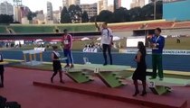 Premiación de Andrés Silva, campeón iberoamericano de 400m vallas (San Pablo, Brasil, 02/ago/2014)