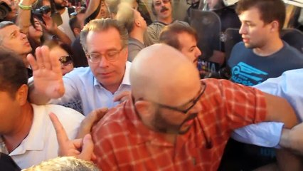 Επεισόδια στη συγκέντρωση «Μένουμε Ελλάδα» (2)