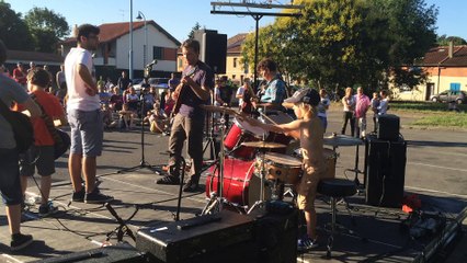 MILO 1ER CONCERT EN PUBLIC INTRO EYES OF TIGER