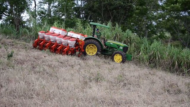 John Deere 5078 e Plantadeira Kuhn PPK 500