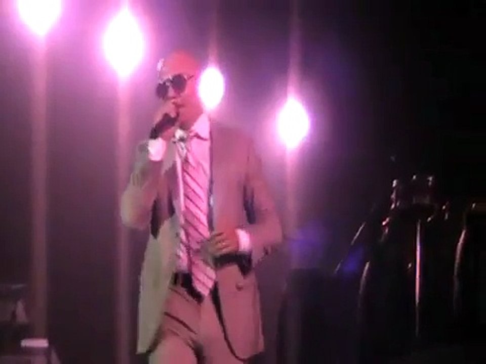 Pitbull en concierto de Wisin y Yandel Panamá 2011