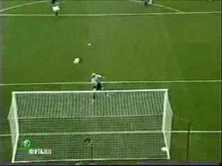 Ronaldinho vs Thierry Henry