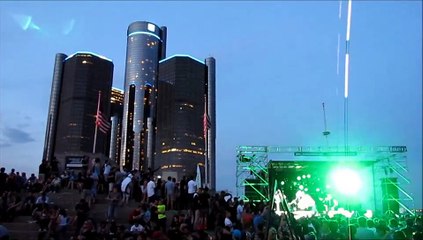 Nicole Moudaber mixes LIVE on the 'Beatport' Stage at 'Movement', 5-25-2015