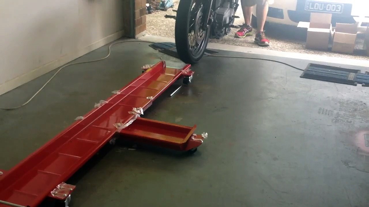 MOTORCYCLE DOLLY ZDA