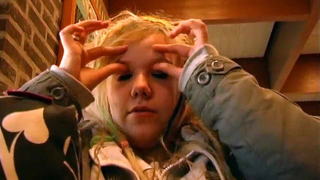 Sofie beskriver sit Tourettes syndrom eller Gilles de la Tourettes syndrom.