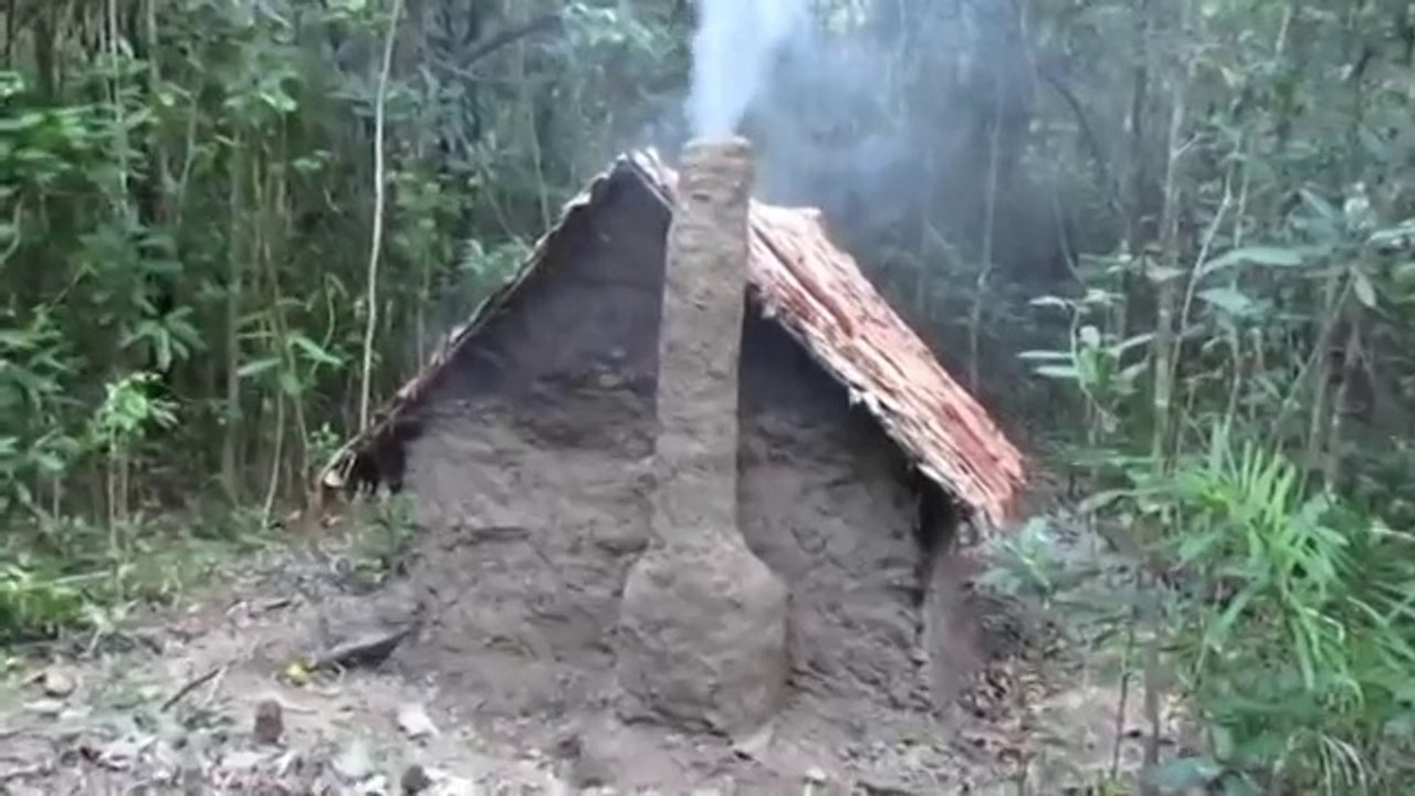 Construction d'un abri en torchis