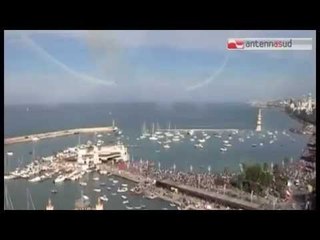 TG 05.05.15 Bari col naso all'insù, in attesa delle Frecce Tricolori