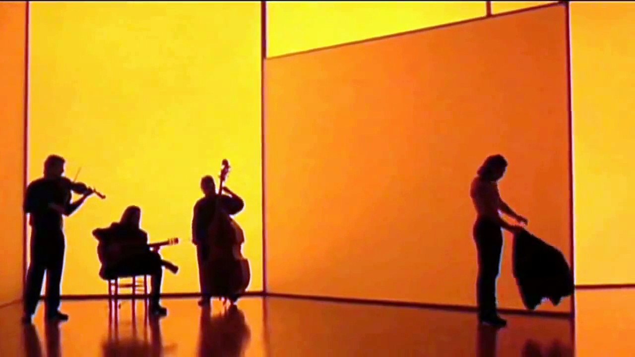 FLAMENCO 1.995 -Carlos Saura- (Escena: "Farruca" con Joaquín Cortés)