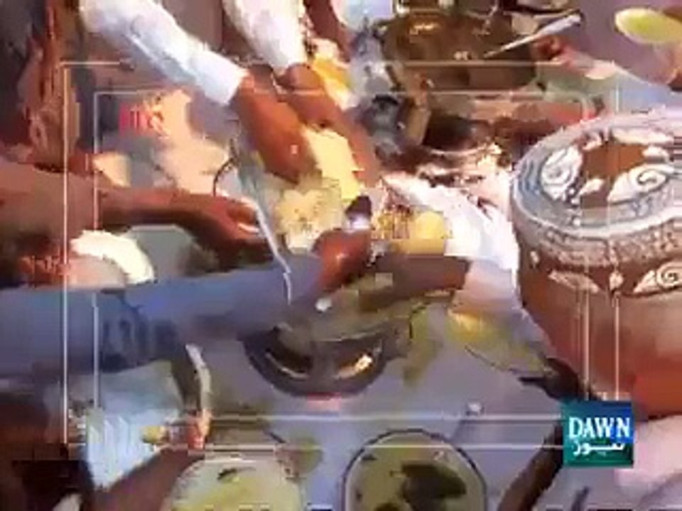 Uncontrolled PPP Jiyalas attacked on Benazir Bhutto Birthday cake