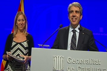 Video herunterladen: Cesan dos altos cargos de UDC del Govern