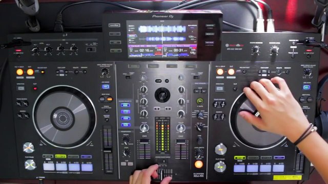 DJ Ravine's Pioneer XDJ-RX I have no idea what I'm doing mix (PROGRESSIVE ELECTRO HOUSE)