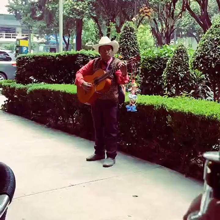 Danna Garcia en las callas de Mexico
