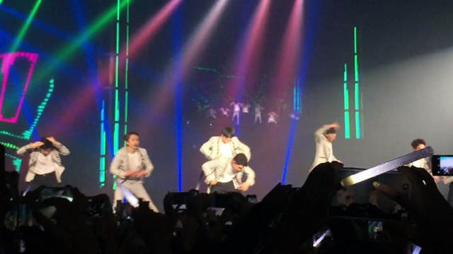 [150620] EXO #EXOluXioninBKK - Love Me Right