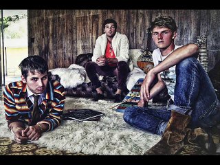 Foster The People - Pumped Up Kicks  [LYRICS]