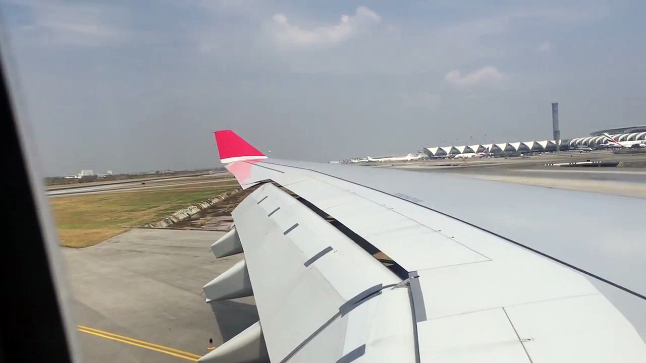 Sri Lankan Airlines A330-300 Landing