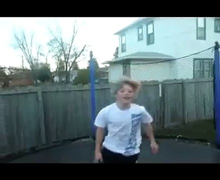 matt&alladin freestyle flips on tramp. (pants fall down)