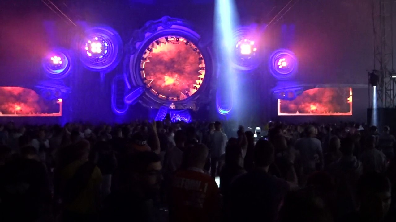 Outbreak on sunday in blue tent - Defqon 21.06.15