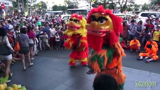 Múa Lân 2015 ✥ Múa Lân Sư Rồng Ngày Tết 2015 Ở Sài Gòn ° Vietnam Culture