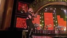 shakira - she wolf (live alma awards)