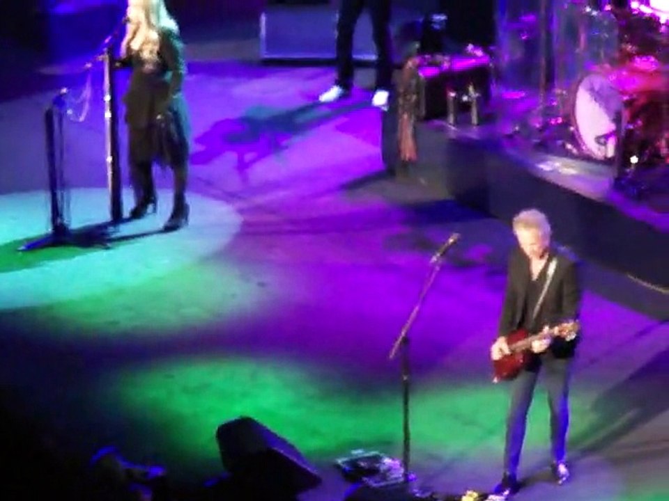 Fleetwood Mac in Boston at TD Garden   "Thunder Only Happens"-- Stevie Nicks
