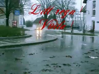 Litt regn og en vanndam