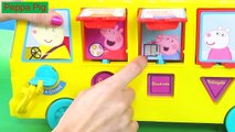 Peppa Pig e George No Ônibus de Atividades Brinquedos Toys Juguetes Em Português BR