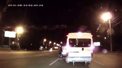 Подрезав Микроавтобус, Водитель Даже Представить Себе Не Мог, Кто Выйдет С Ним Разбираться!