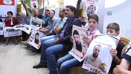 Relatives of Palestinian prisoners stage rally in Ramallah