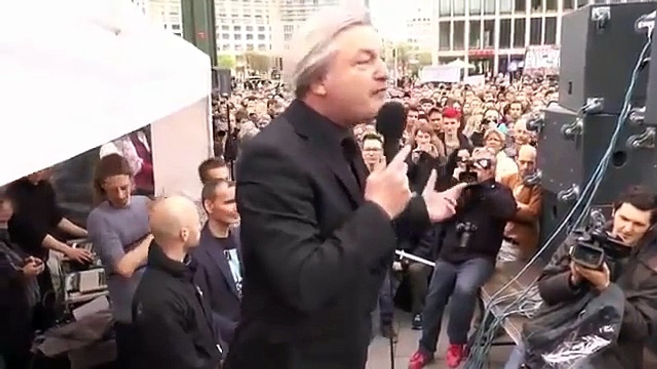 Todesgefahr für Jürgen Elsässer Rothschild Rockefeller | Montagsdemo Berlin 21.04.2014