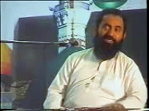 Mullah Openly abusing Quaid e Azam Muhammad Ali Jinnah in Karachi