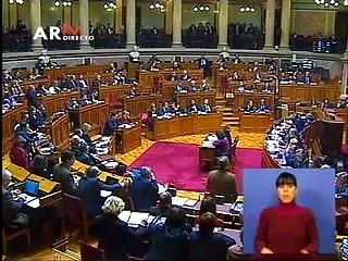 Louçã vs. Sócrates (2): "O seu governo detesta os concursos públicos"