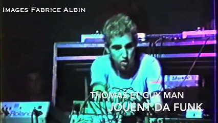 Daft Punk, à visages découverts, en concert à Carros en 1995