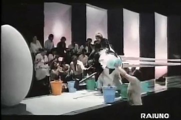 NANNI MORETTI - PUBBLICO DIMMERDA! (DA SOGNI D'ORO - 1981)