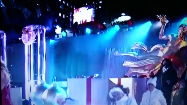 Mariah Carey Isolated Bad Vocals Parody All I want For Christmas Live mic Feed Rockefeller